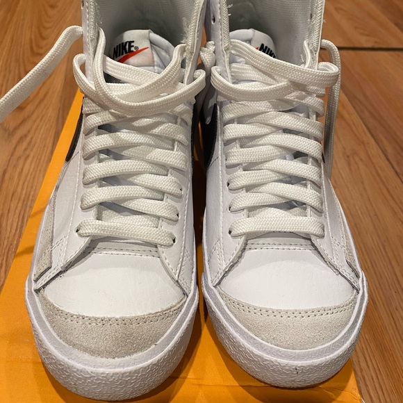 SOLD - Picture 4 of 5